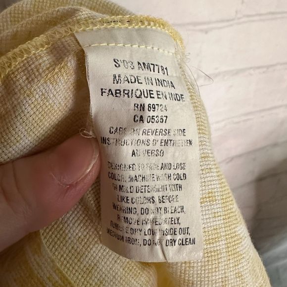 Columbia Men's Yellow Button down Shirt with White Designs, XL, Pre-owned - Picture 6 of 6